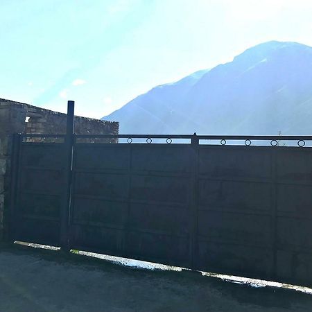 Piligrim Kazbegi Hotel Екстериор снимка
