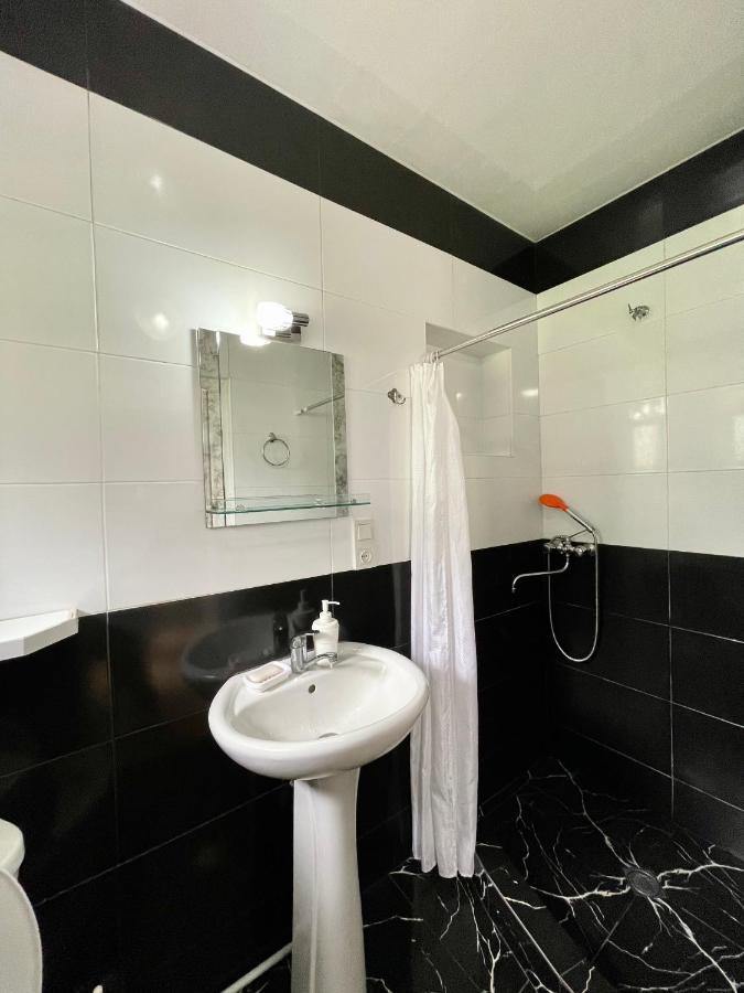 Piligrim Kazbegi Hotel Екстериор снимка